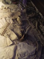 Baby kleding gevonden in Auschwitz